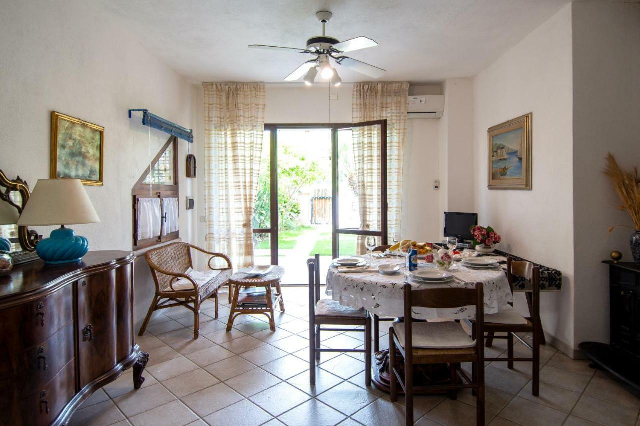 Rosa Holiday Home วิลลัสซีมีอุส ภายนอก รูปภาพ